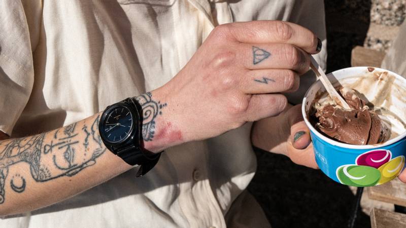 CHPO Klokke Nima Black Gold