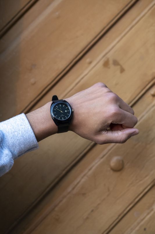 CHPO Klokke Nima Black Gold